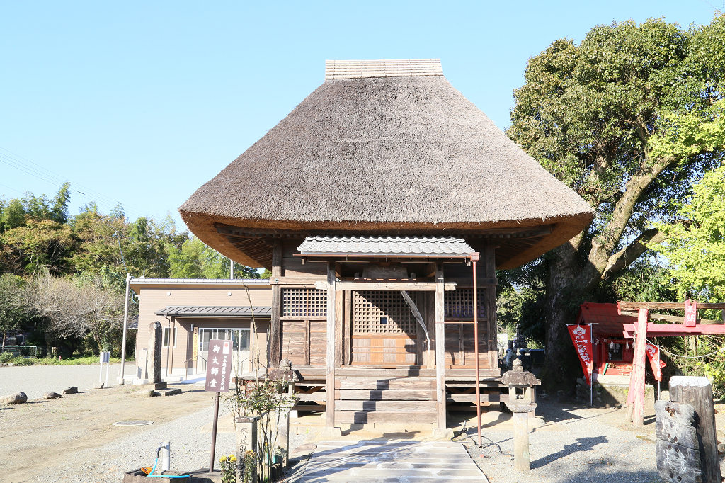 下里御大師堂正面